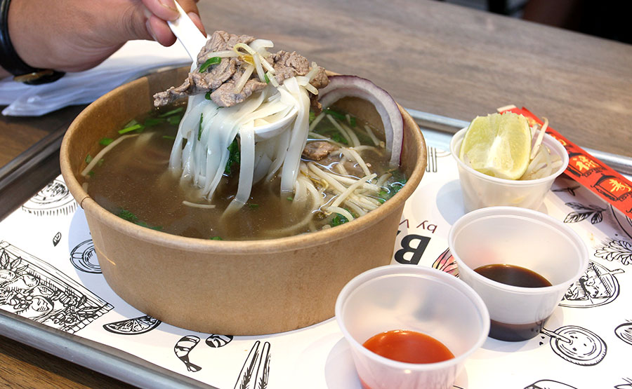 Foto de Pho & Bahn Mi � (by Vietnam Discovery Restaurante)